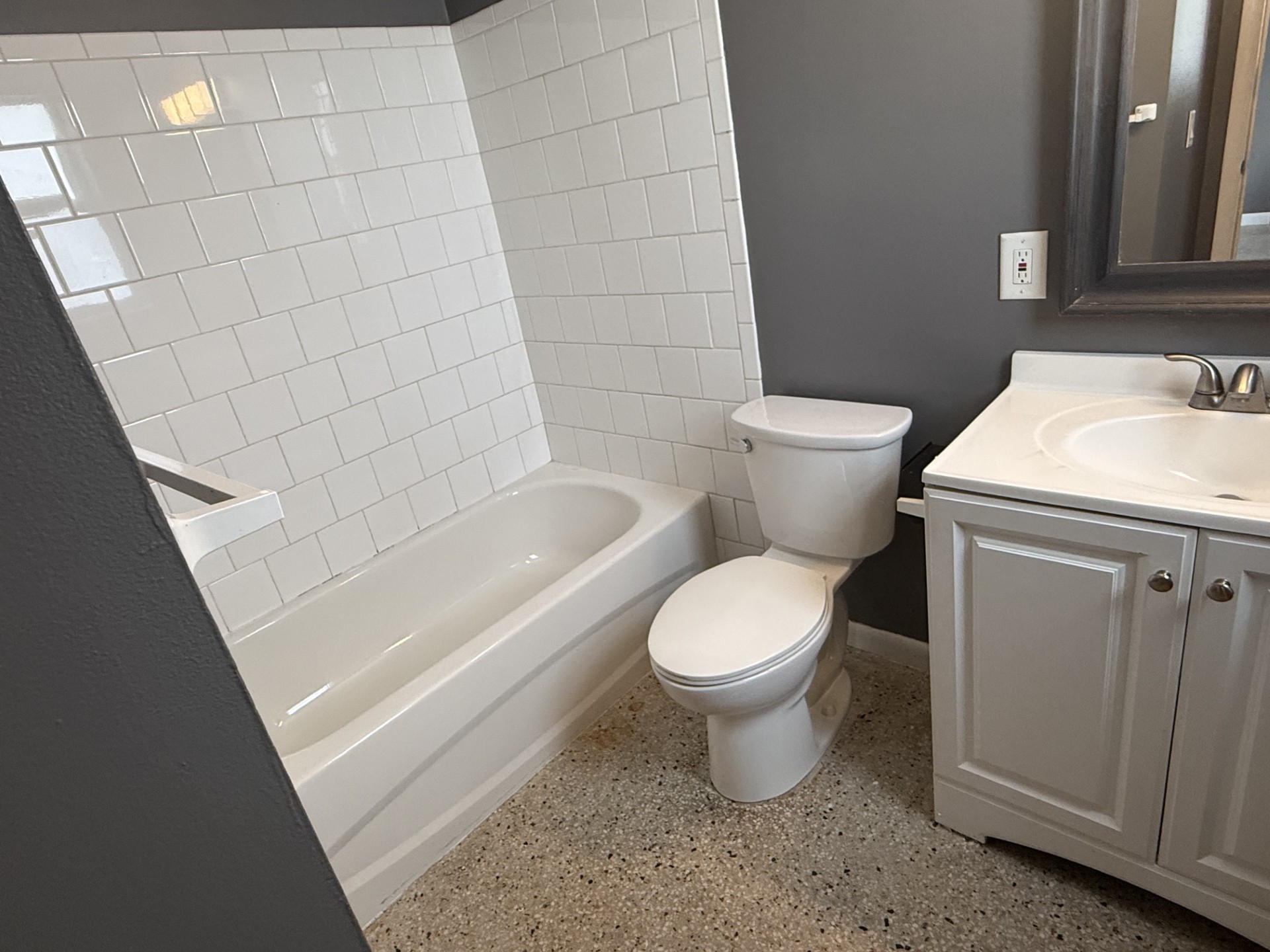 1122 North H Street - 14