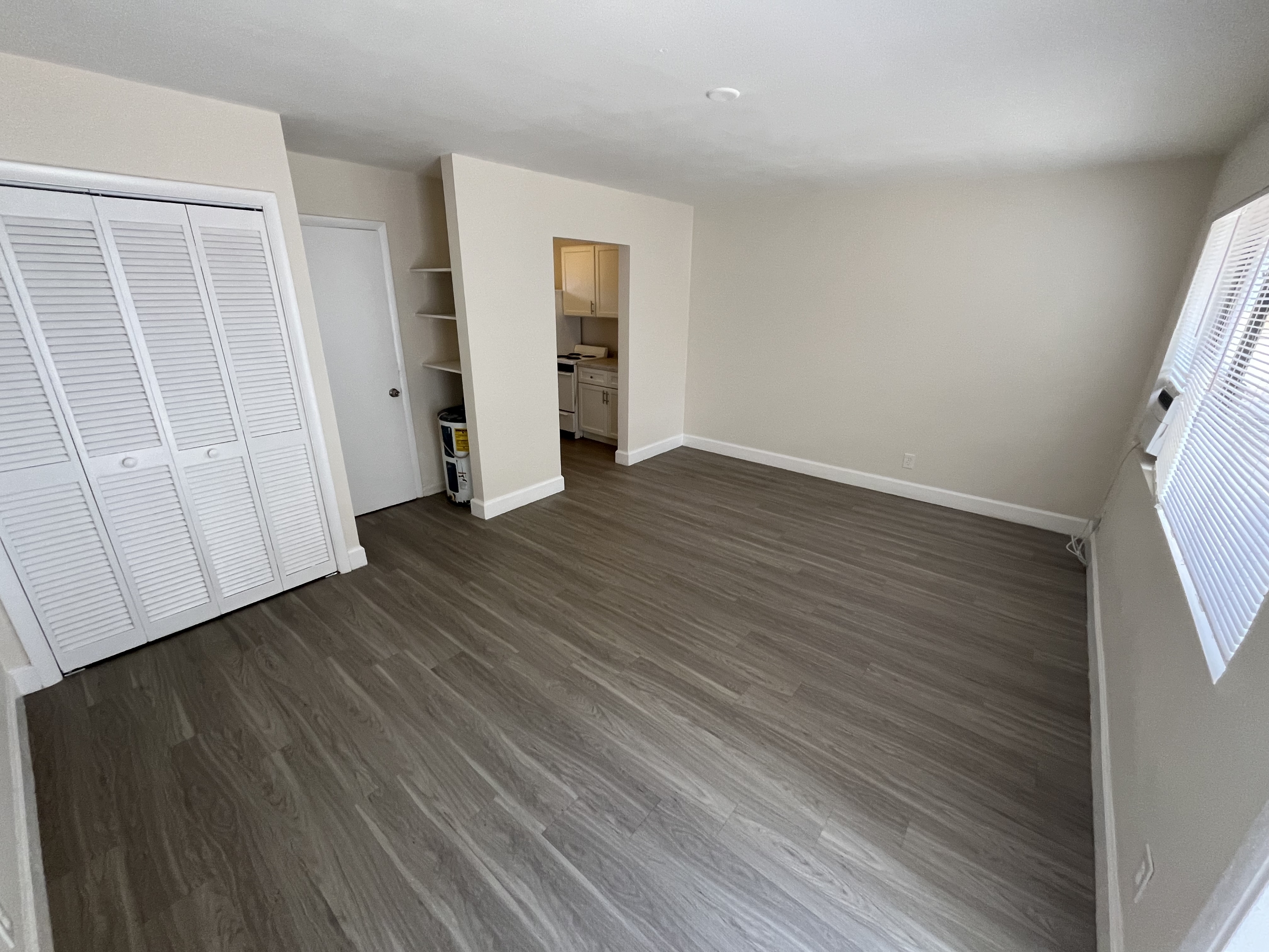 1150 W Blue Heron, Unit 8